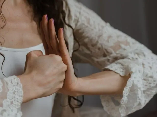 경남 양산시 물금읍 더킹테라피 — 아로마 오일을 쓰는 관리 장면