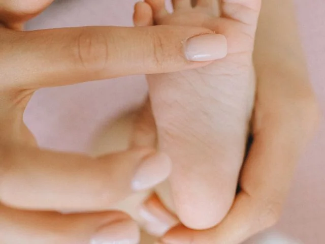 서울 노원구 상계동 헤라스웨디시 — 핫스톤을 올린 관리 장면