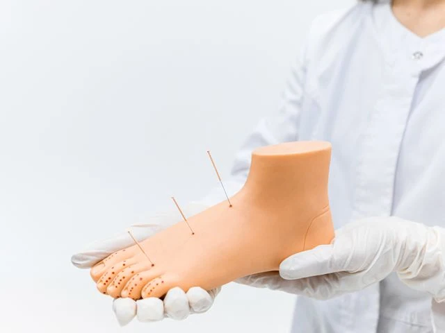 광주 서구 마륵동 미스띠꼬 — 마사지 관리를 받는 장면