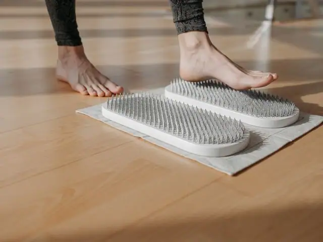 경기 부천시 신중동 송해원 — 마사지 관리를 받는 장면
