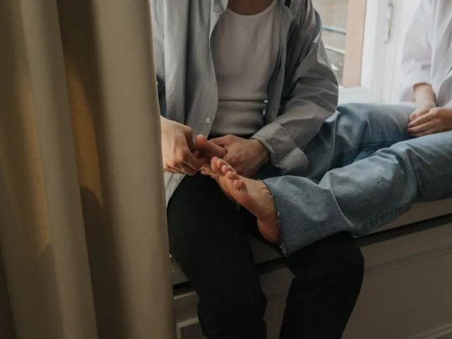 충남 천안시 서북구 성정동 천안,성정동 (엔젤테라피) — 수건이 깔린 마사지 베드