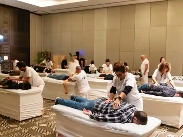 경남 진주시 평거동 진주달토스웨디시 — 핫스톤을 올린 관리 장면