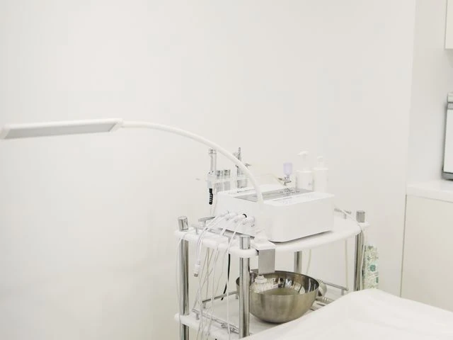 제주 제주시 노형동 노형동 마사지 레아에스테틱 — 마사지 관리를 받는 장면